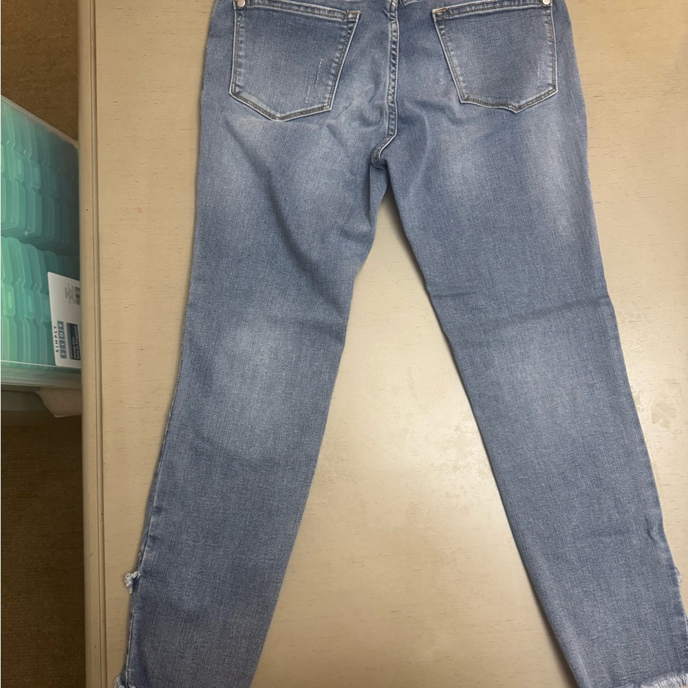 Judy Blue Light Wash skinny tulip hem Jeans size 7 or 28 EUC - Picture 7 of 9